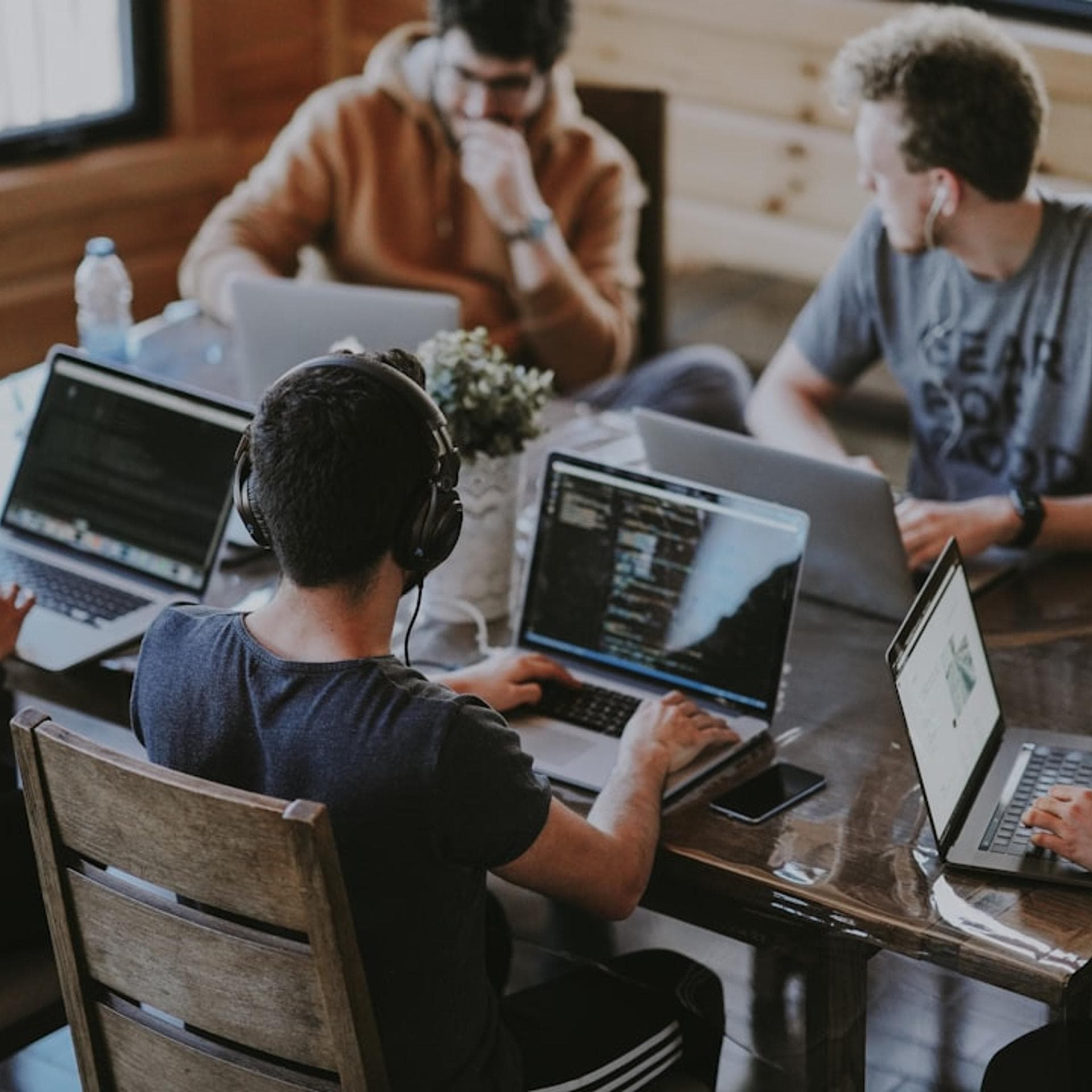 The LA Grind: Founder Co-Working & Free Lunch w/ Polsinelli